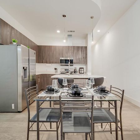Snazzy Loft Style 2Br I Gym I Parking I Workspace ダラス エクステリア 写真