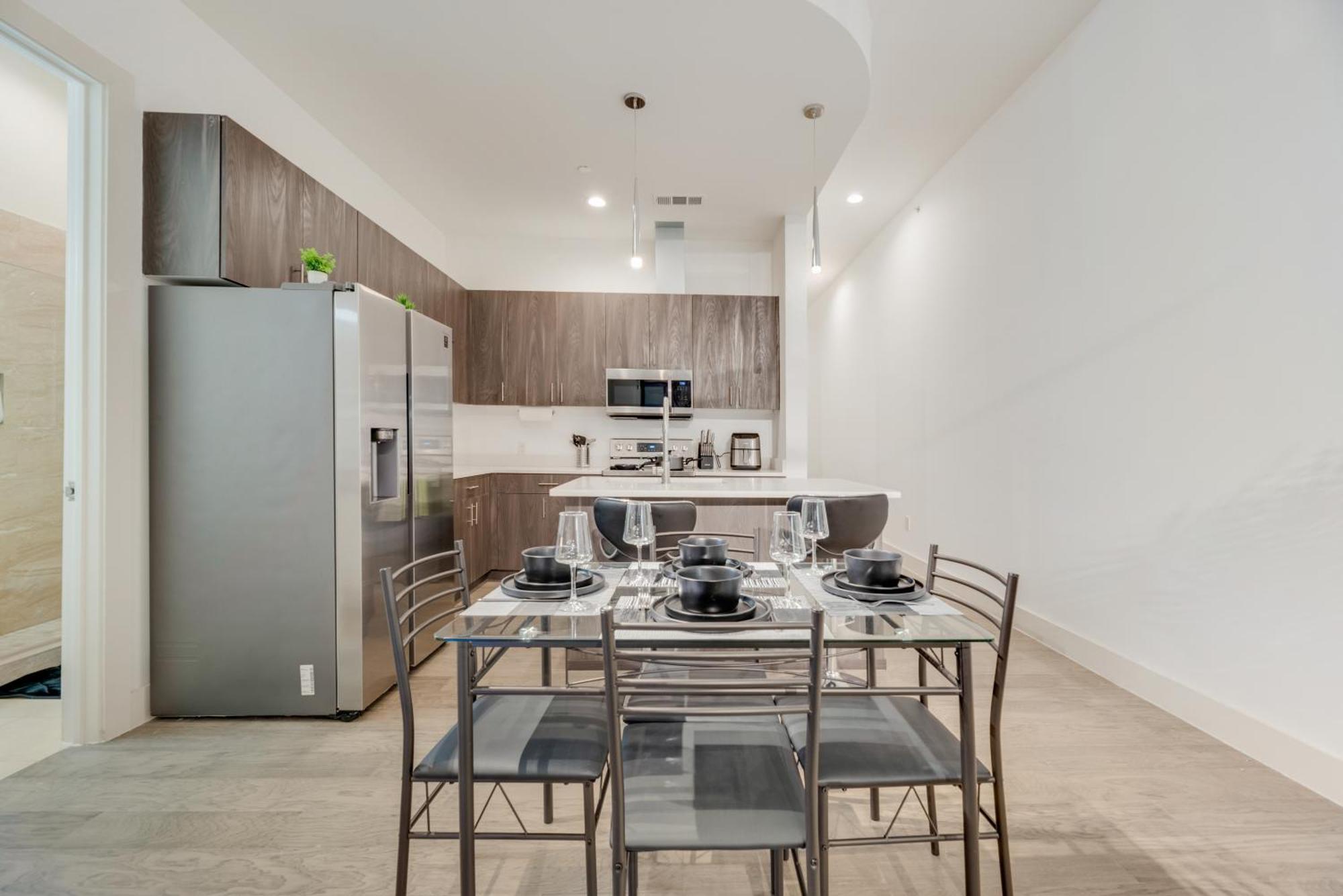 Snazzy Loft Style 2Br I Gym I Parking I Workspace ダラス エクステリア 写真